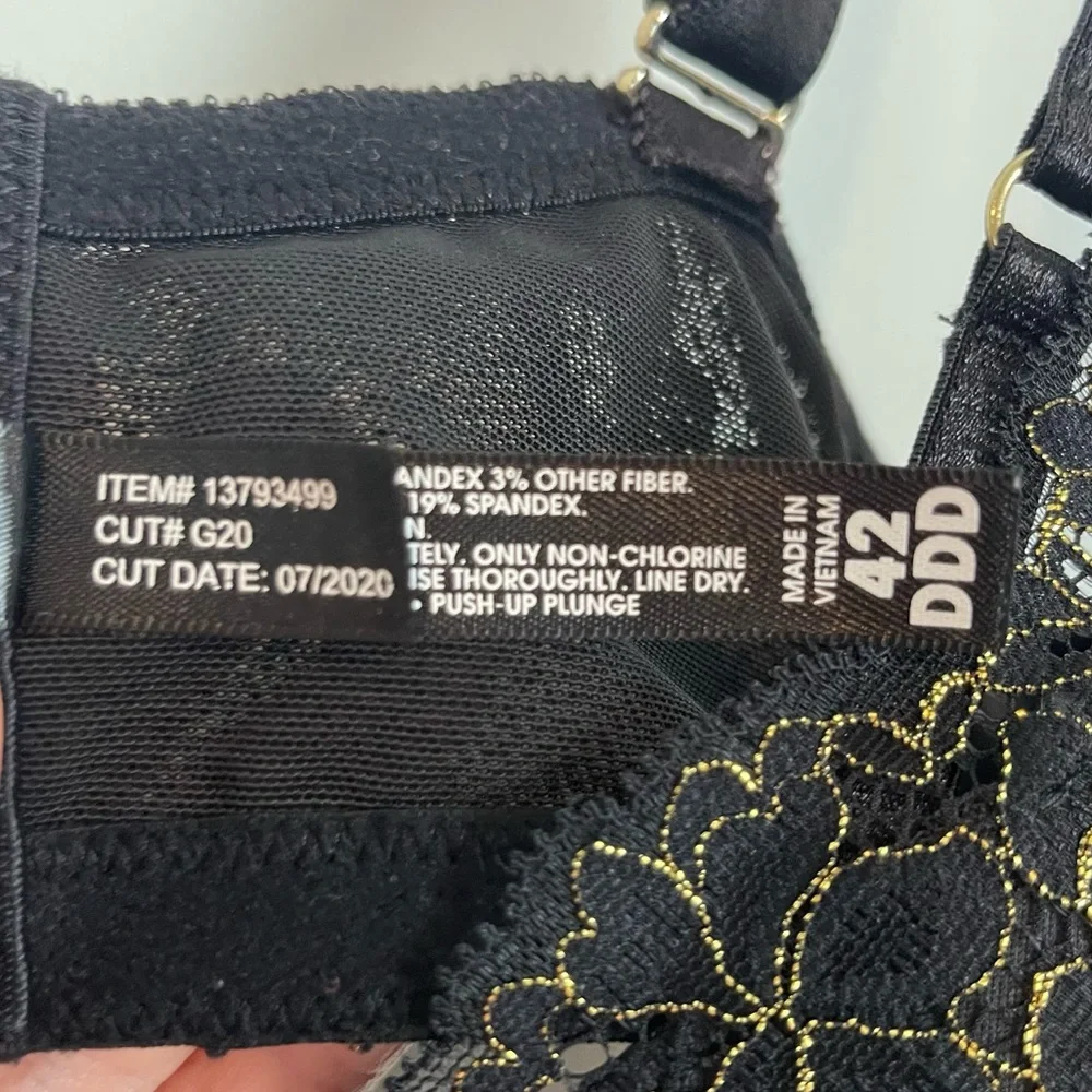Torrid Curve Black Lace with Gold Detail Padded Bra Size 42DDD
